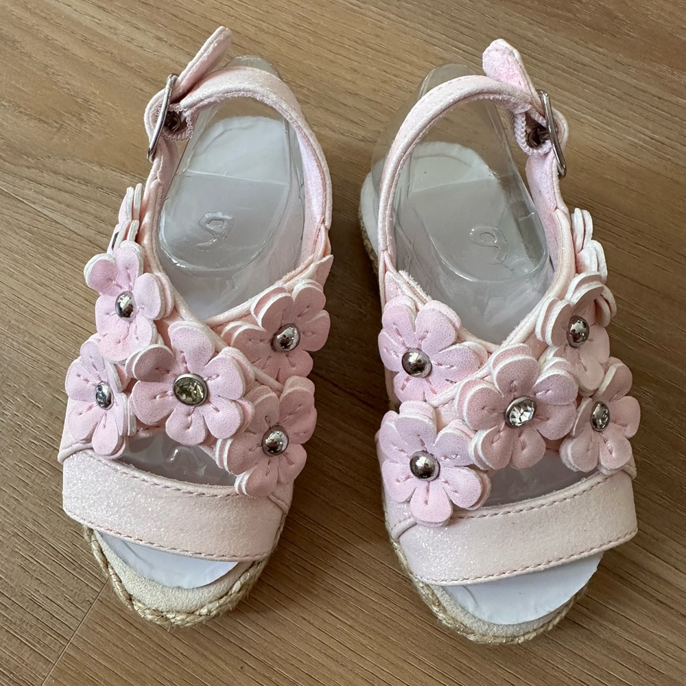 NIB. UGG Baby T Allairey Sparkles Sandal, Size T6